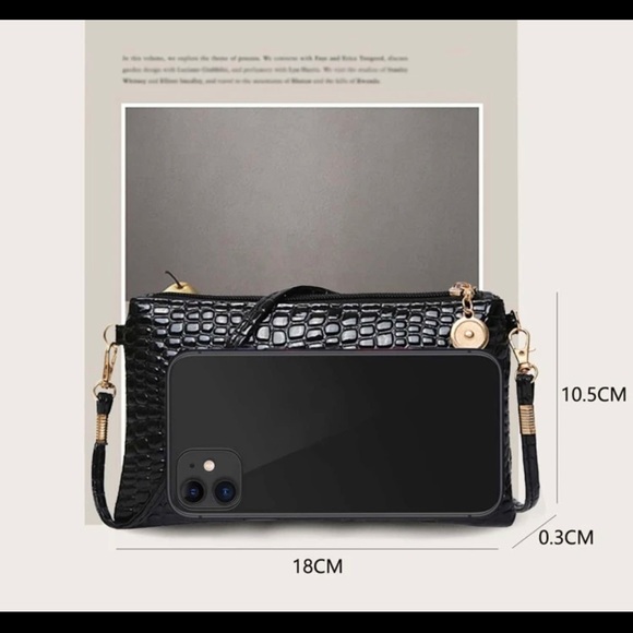 New Black & Gold Vegan Leather Croc Embossed Crossbody Bag - Picture 7 of 15